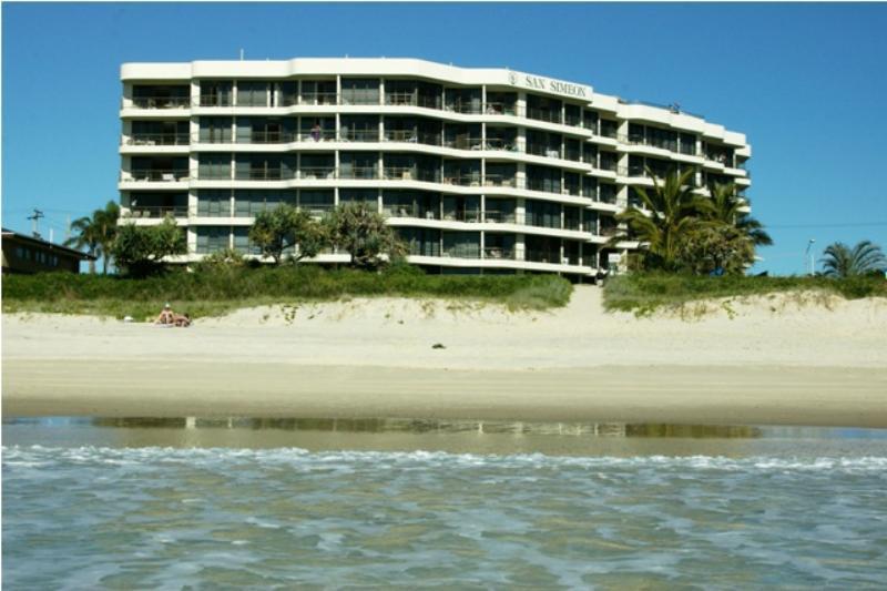 San Simeon Beachfront Apartments Tugun Гоулд Коуст Екстериор снимка