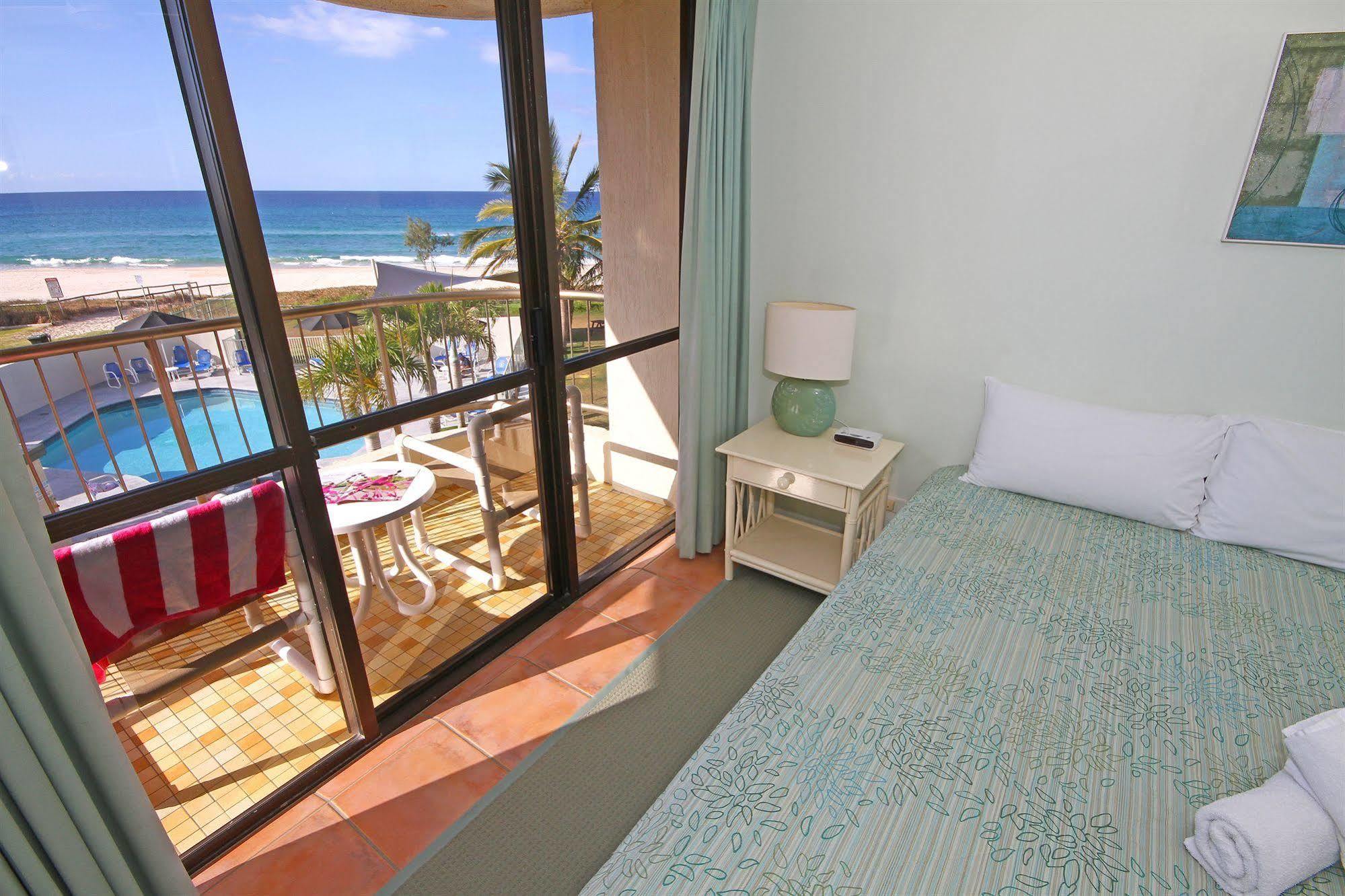 San Simeon Beachfront Apartments Tugun Гоулд Коуст Екстериор снимка