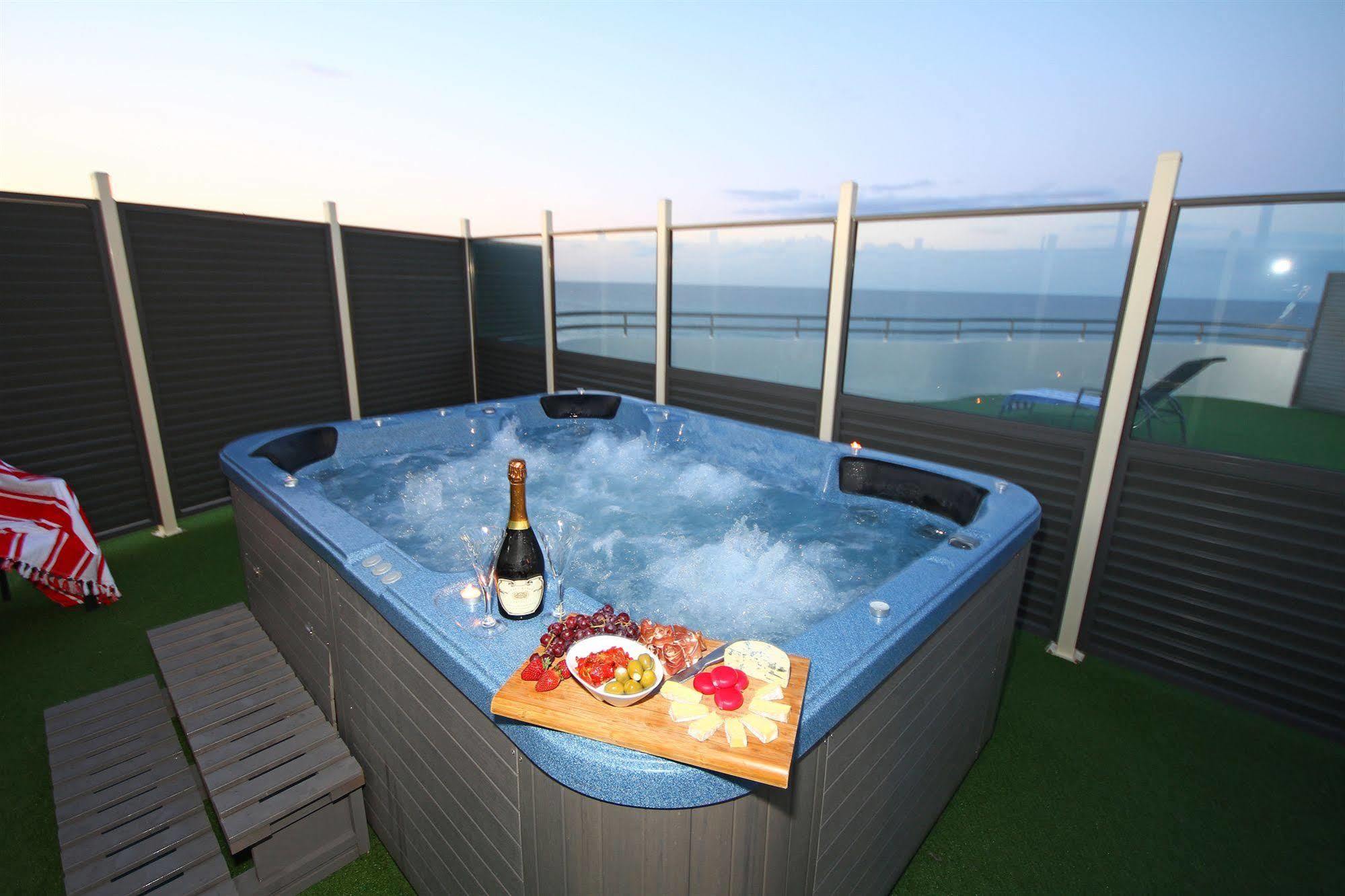 San Simeon Beachfront Apartments Tugun Гоулд Коуст Екстериор снимка